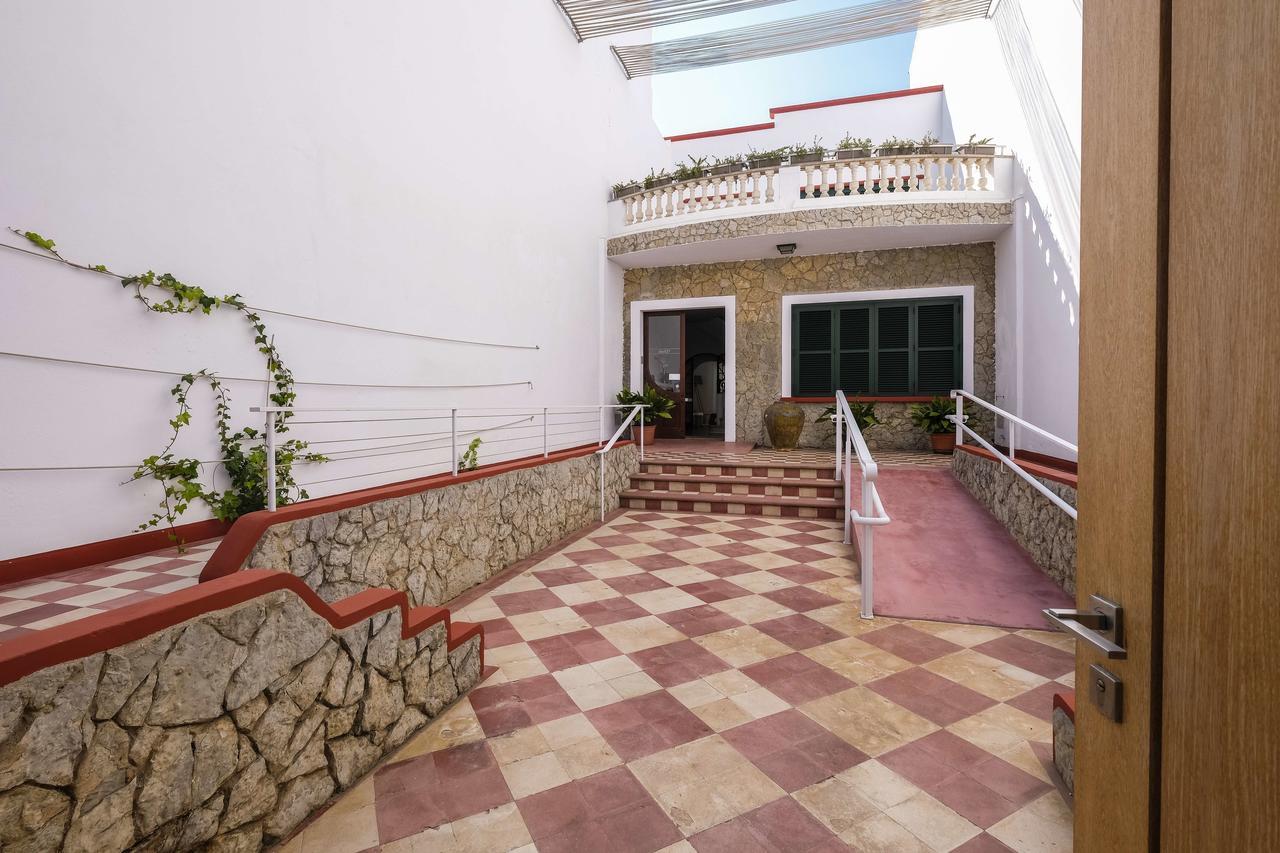 Hotel Abril 37 Ciutadella  Bagian luar foto