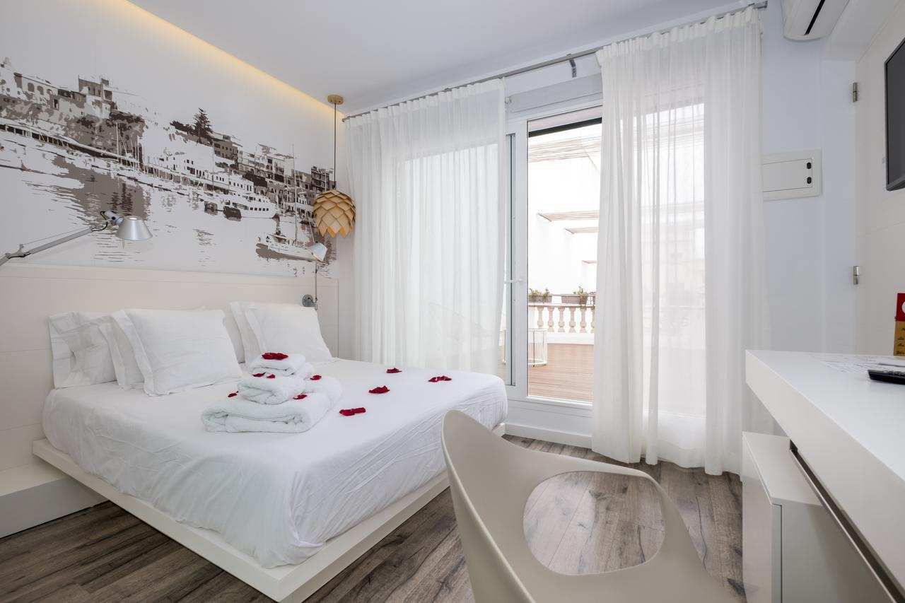 Hotel Abril 37 Ciutadella  Bagian luar foto