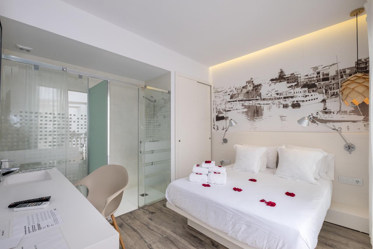 Hotel Abril 37 Ciutadella  Bagian luar foto