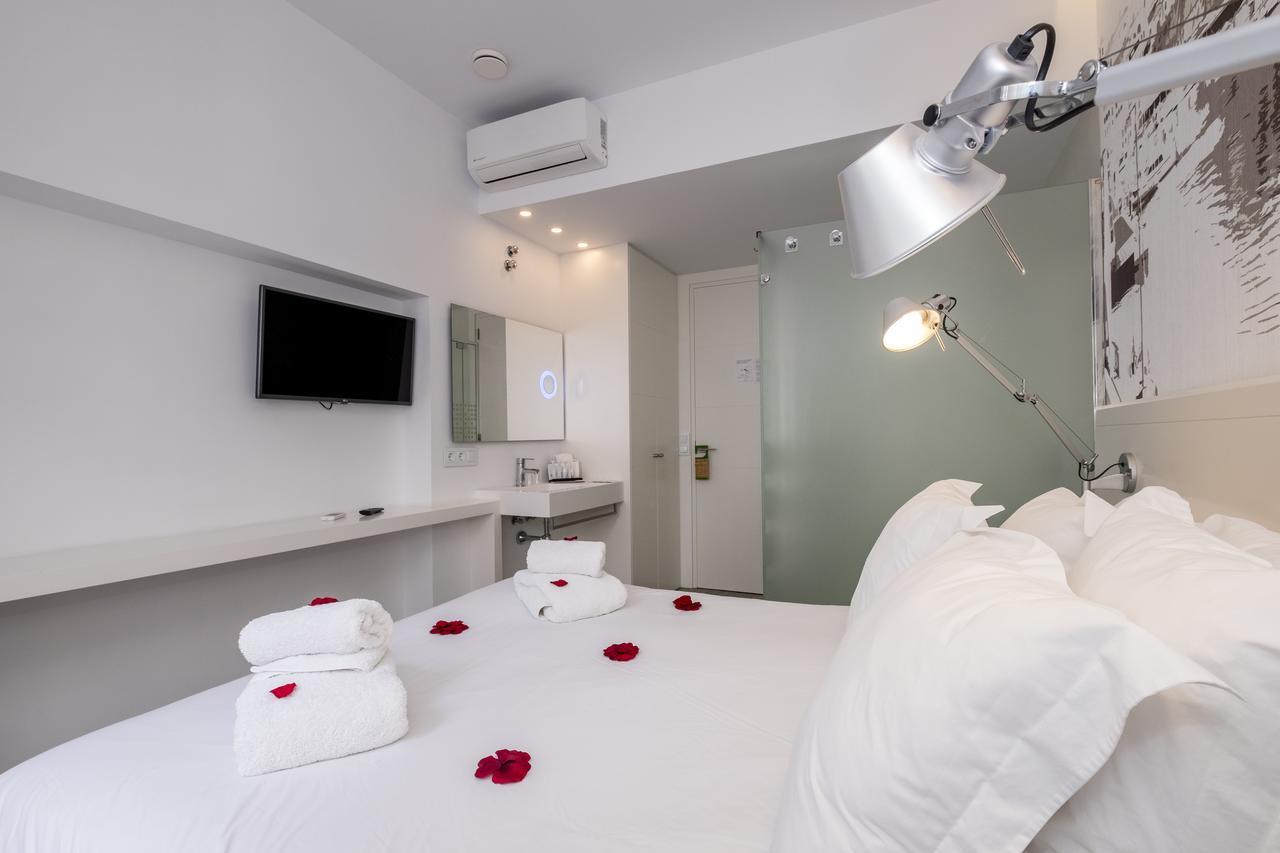 Hotel Abril 37 Ciutadella  Bagian luar foto