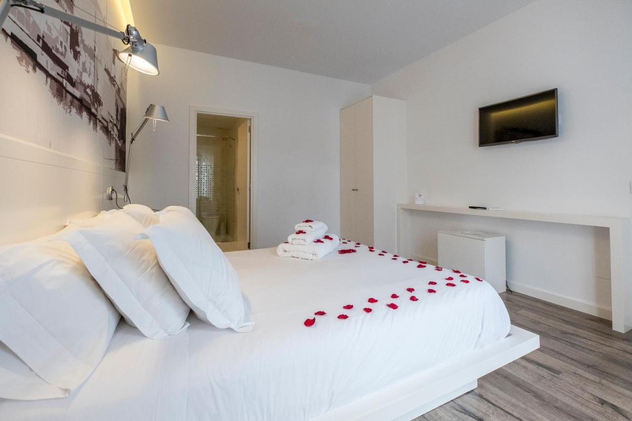 Hotel Abril 37 Ciutadella  Bagian luar foto