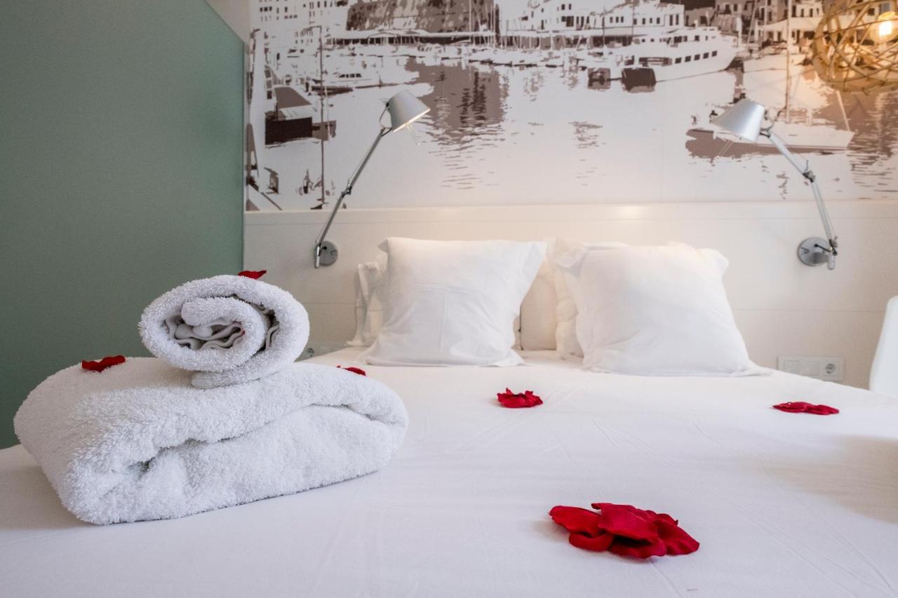 Hotel Abril 37 Ciutadella  Bagian luar foto